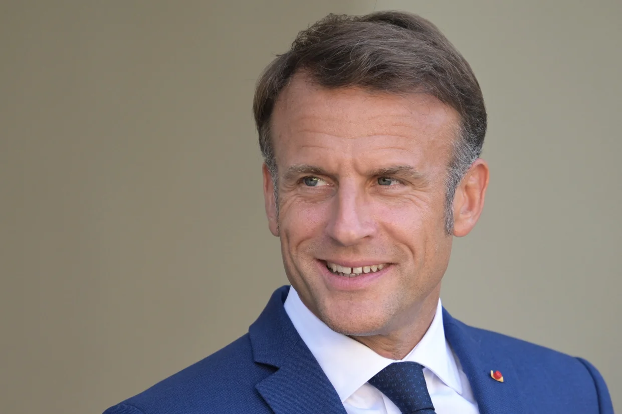 La dernière escale de la tournée africaine du président français l'a conduit à Addis-Abeba, où il a réaffirmé son soutien à Abiy Ahmed. Un choix qui interpelle, au regard des crimes documentés durant la guerre du Tigré.