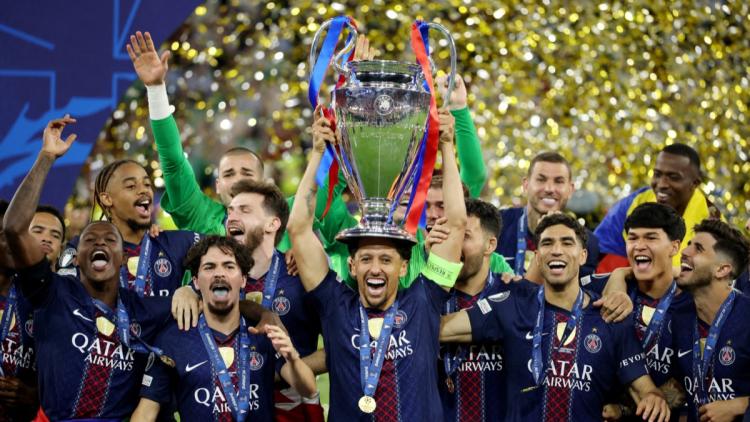 Le PSG soulève enfin la Ligue des champions au bout d'une nuit de folie
