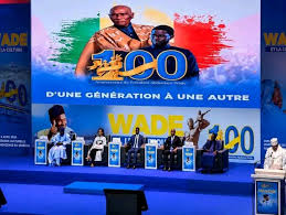 Diomaye Faye défend la voie démocratique en célébrant l'alternance de 2000