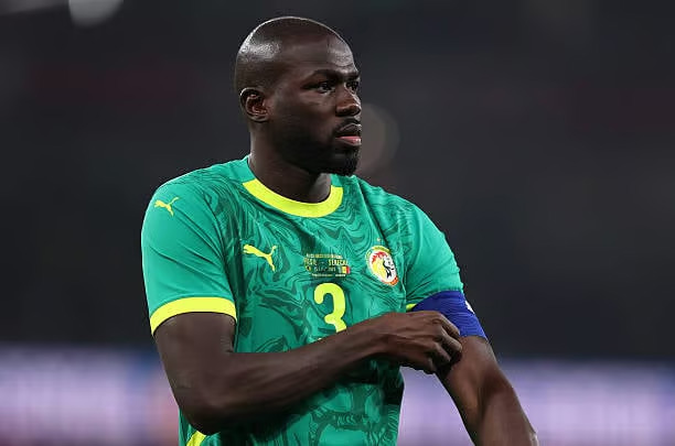 Koulibaly célèbre l'esprit de groupe : les anciens des Lions montraient la voie